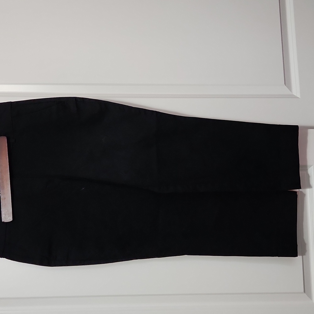 Ann Taylor Factory Capri Size 6 Black